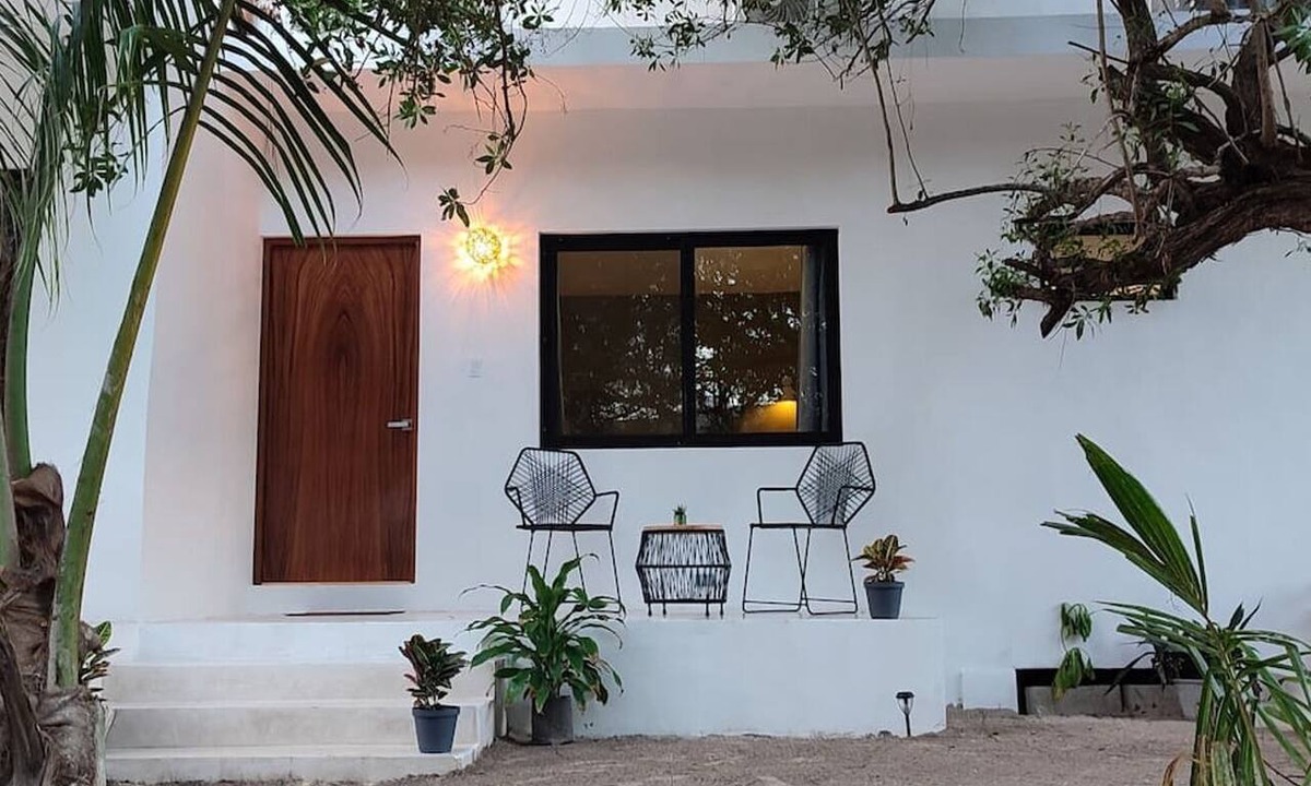 Isla Holbox Apartment | 1 Block to Beach, King Bed, Mini Kitchen, C6