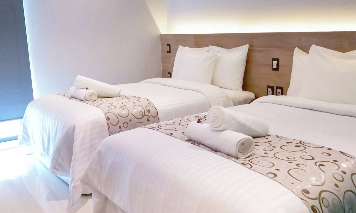 Downtown Cancun Hotel | 2 Elegant Room Close to Transport Links and Sunbathing at Cancún Beaches