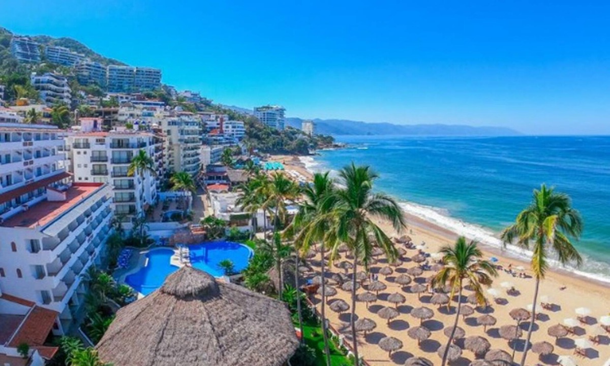 Amapas Condo | 2Bdr Condo in Puerto Vallarta Zona Romantica, 1 block from Beach, SPECIAL DEAL!