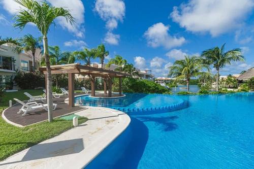 Puerto Aventuras Apartment | 2BR Apt with Lagoon View in Puerto Aventuras