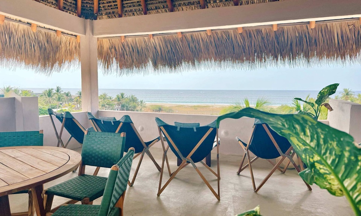 Santa Maria Apartment | 2BR Penthouse Private Roof Deck AC Daily Clean