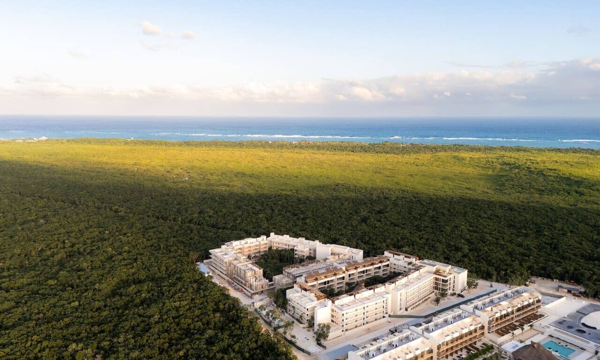 Playa Paraiso Condo | 5 min to Beach 2BR w Pool | Gym | Yoga | Coworking