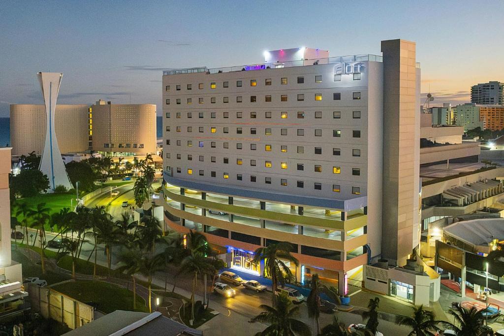 Punta Cancun Hotel | Aloft by Marriott Cancun