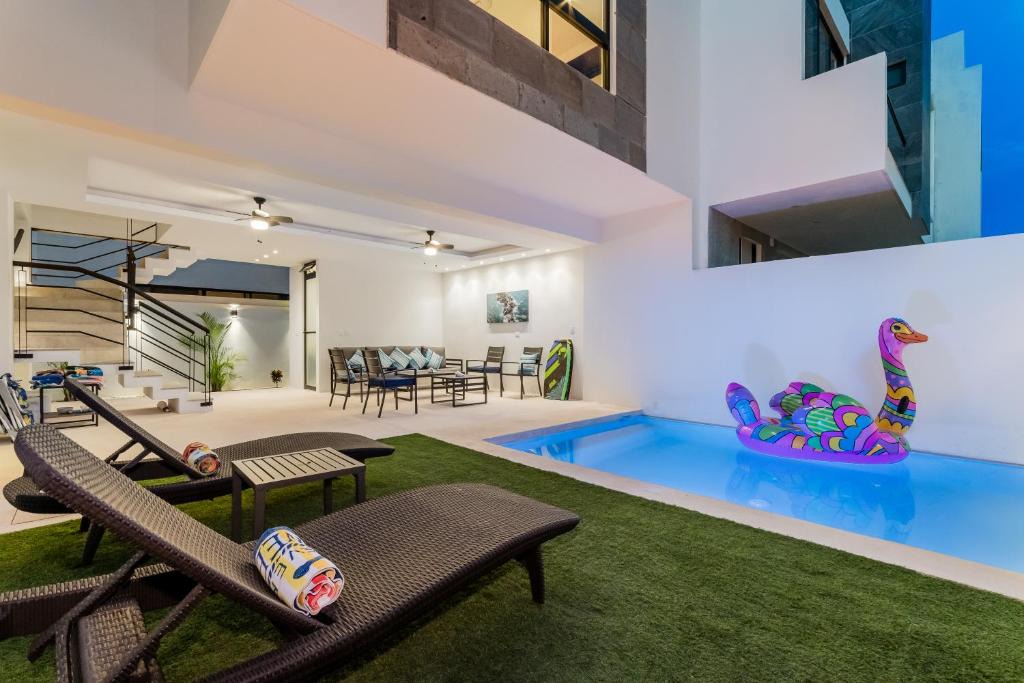 Cancun Bed & Breakfast | Aquí y Ahora Bed & Breakfast Peaceful Shared Home with Pool