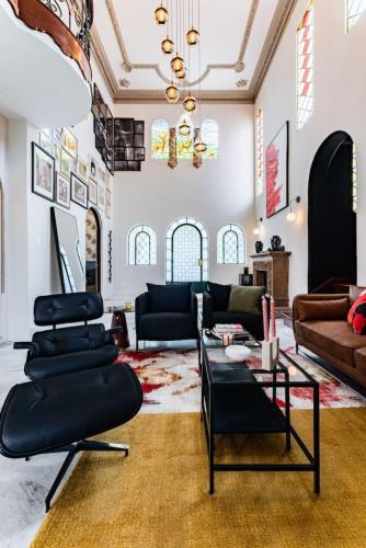 Colonia Roma House | Artistic Haven in Roma Norte with Outdoor Dining