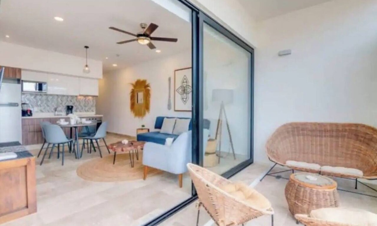 Zazil-ha Apartment | Bahay Condos 1-3 min walk to beach & 5th Av !Stylish 2-bdr apartment. fast WiFi!