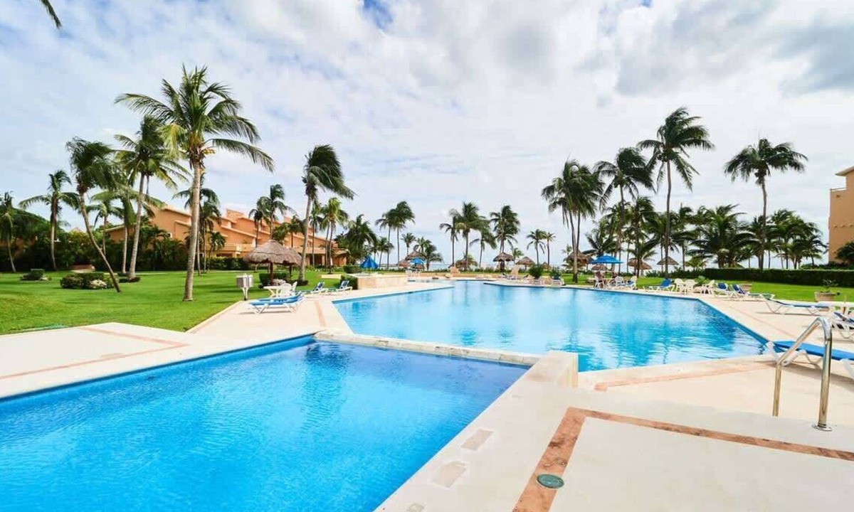 Puerto Aventuras Apartment | Beach Escape | 2BR | Pool & Ocean Breeze