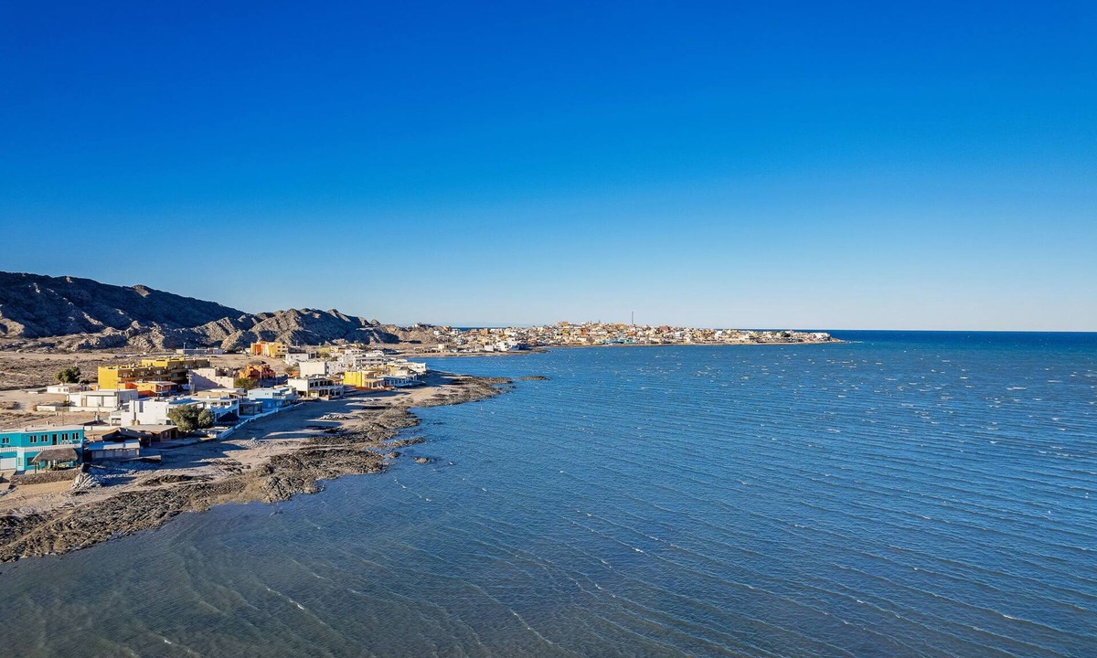 Cholla Bay House | Beach Home | Steps to Sand | Pool & Jacuzzi Unit B