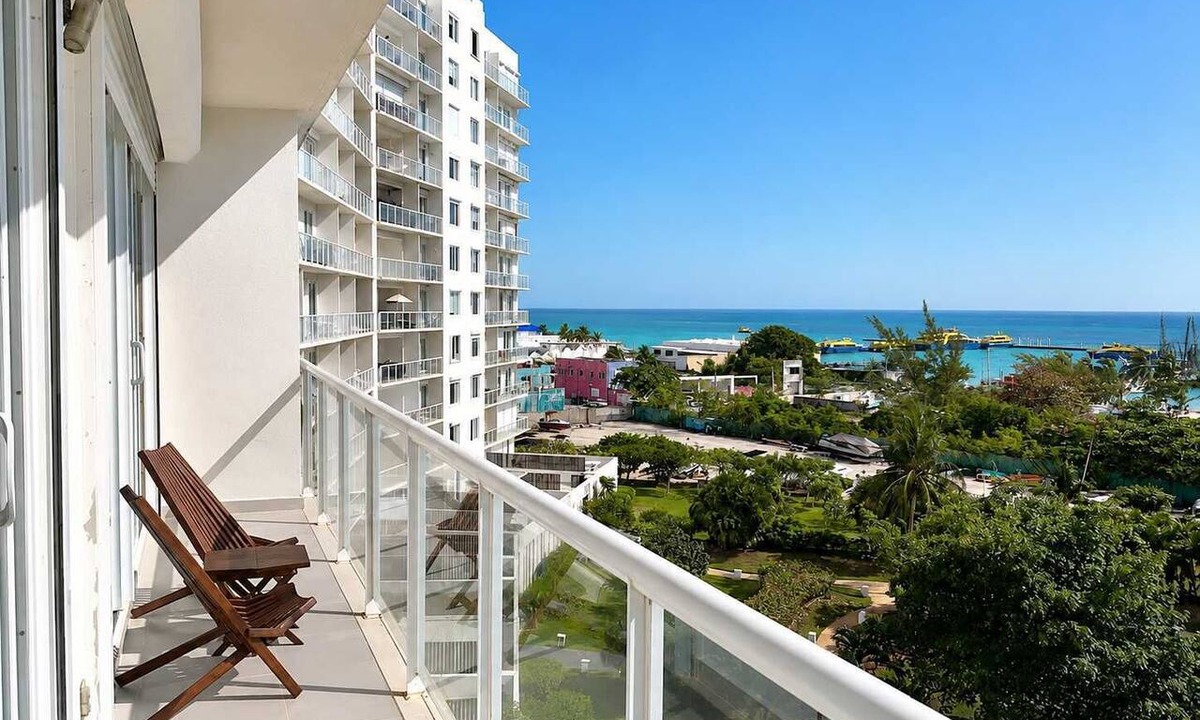 Puerto Juarez Apartment | Beachfront 3BR - Ocean View - 70m Pool - Cancun
