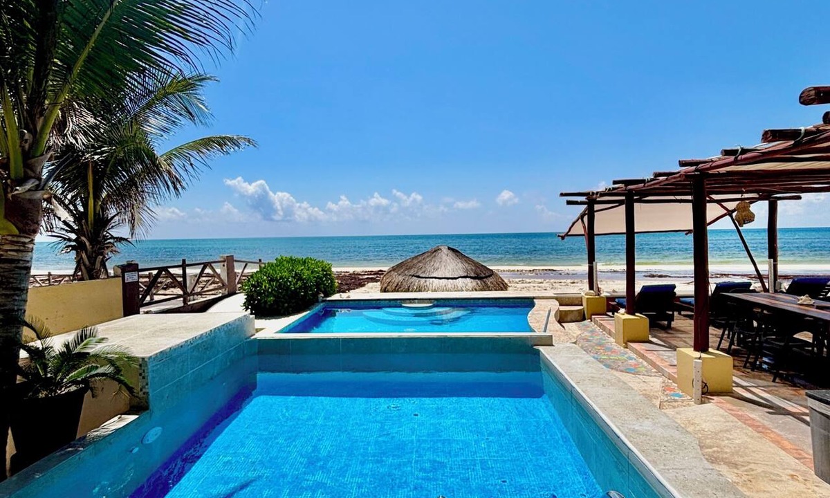 Playa del Secreto House | Beachfront 4 Bdrs. Penthouse with Private Pool, Chef, Housekeeper