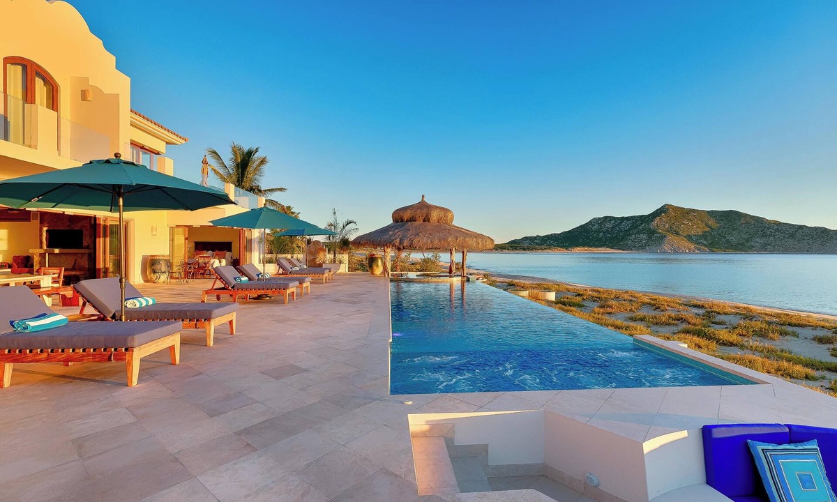 Los Frailes Villa | Beachfront Dual Villas w/Staff&Cook, Infinity Pools, Hot Tub & Swimmable Beach