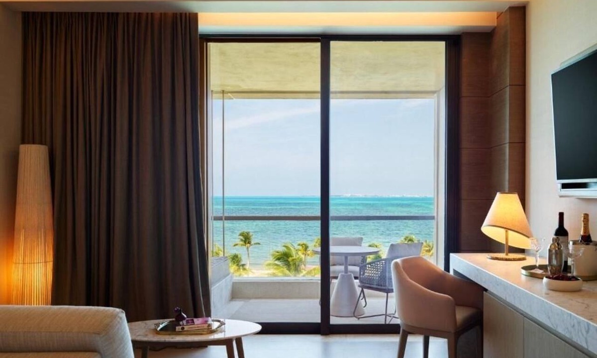 Punta Sam Hotel | Beachfront Family Haven Near Punta Sam & Golf Club
