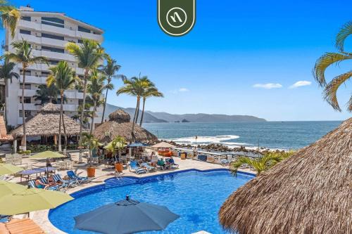 South Shore Hotel Area Apartment | Beachfront Puerto Vallarta Studio w/Pool & WiFi