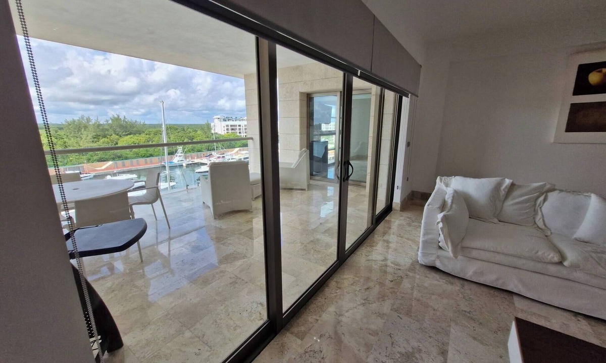 Playa Mujeres Apartment | Beautiful PH in front of the Marina