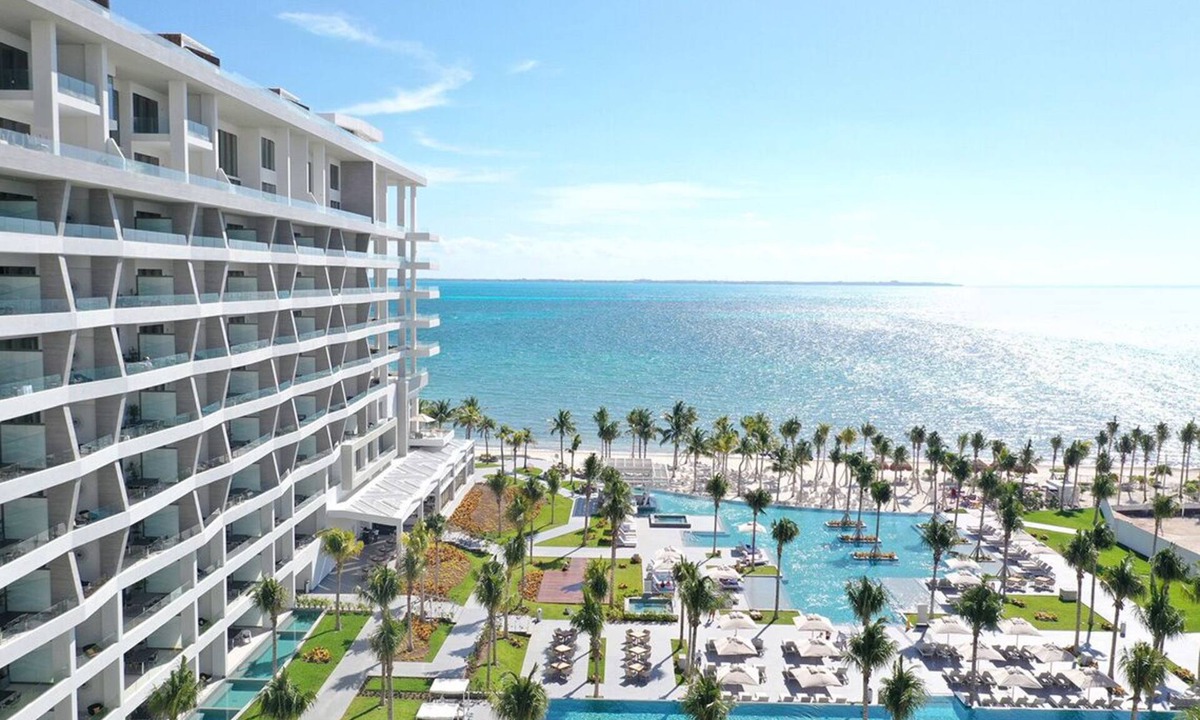 Playa Mujeres Condo | Beautiful One Bedroom suite in luxurious Cancun Resort.