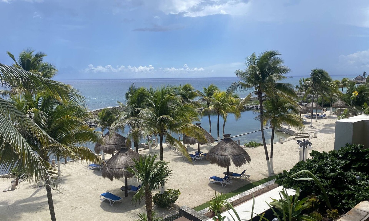 Puerto Aventuras Condo | Breathtaking ocean view, open space condo with private beach in Riviera Maya