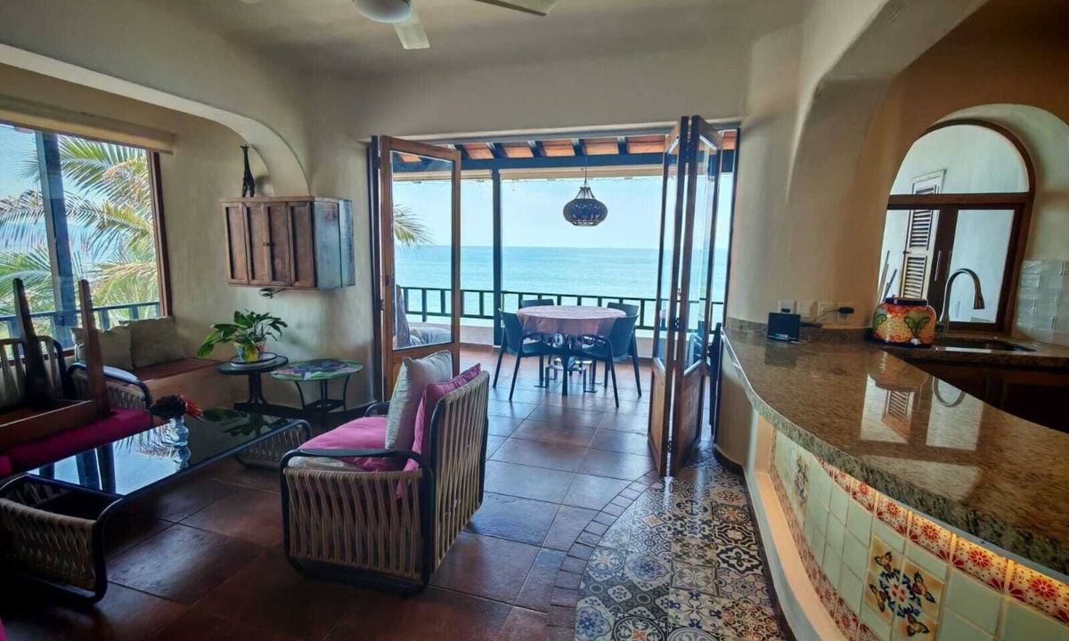Downtown Puerto Vallarta Condo | Breathtaking .Oceanfront Corner In The Heart Of Centro
