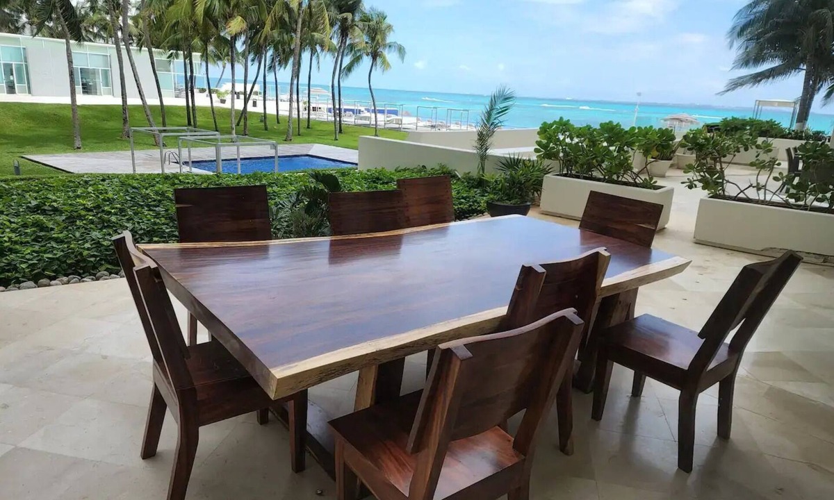 Downtown Cancun Condo | Cancun Condo w Beach Access/Pool/Hot Tub