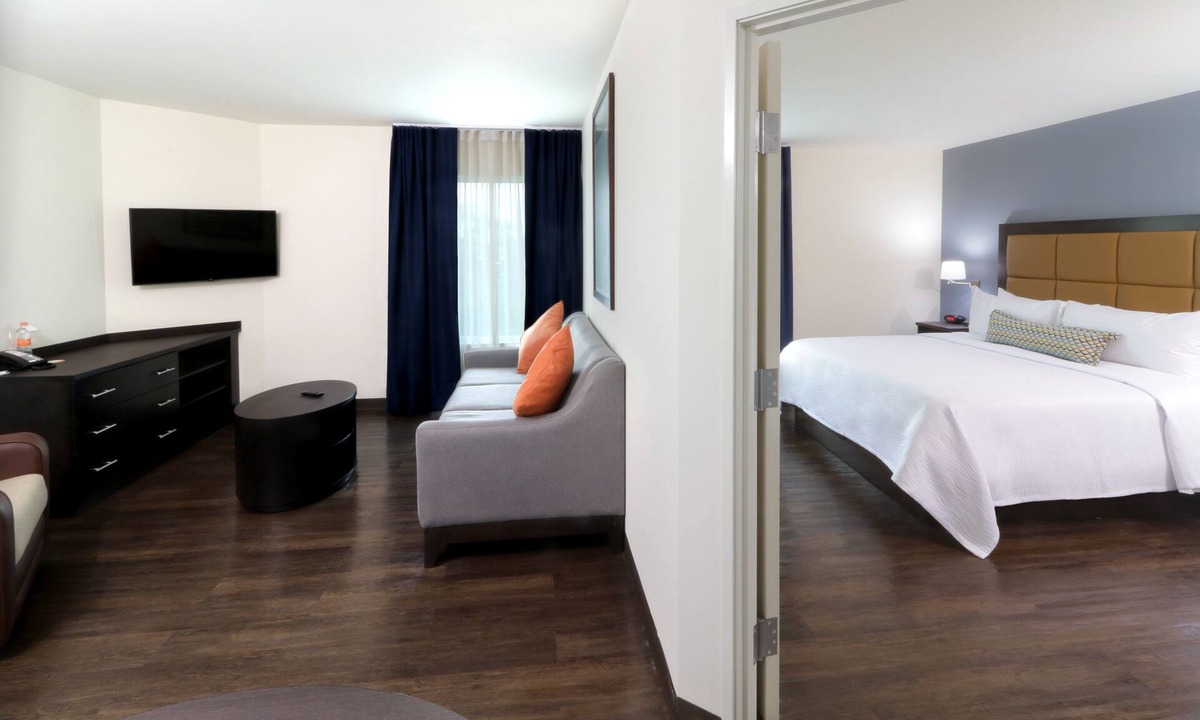 Celaya Hotel | Candlewood Suites Celaya by IHG
