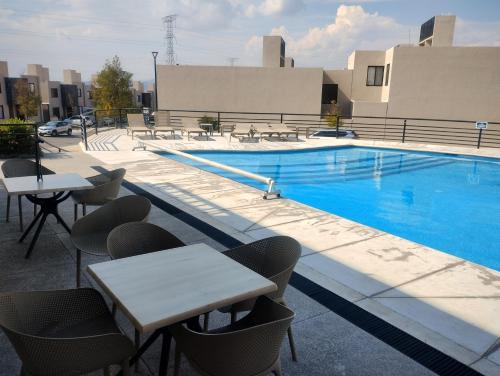 Jurica House | Casa Lulu junto a Queretaro