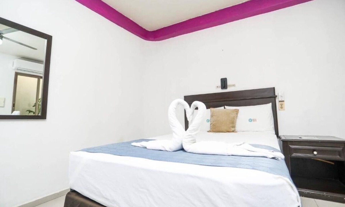 Avenida Tulum Hotel | Central Cancún Getaway | Walk to Restaurants & Cultural Attractions