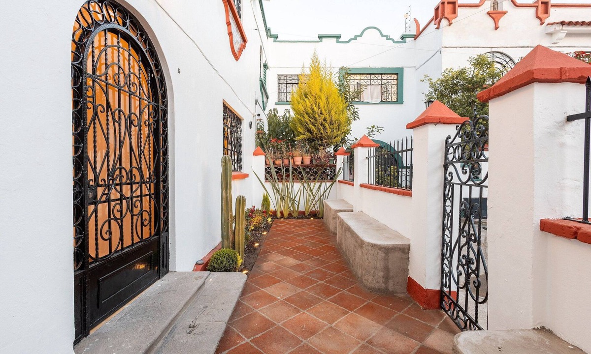 Puebla Historic Center House | Central House with 4 Bedrooms and Parking
