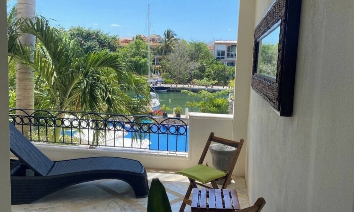 Puerto Aventuras Apartment | Charming 2-bedroom apartment with AC, WiFi in serene Puerto Aventuras