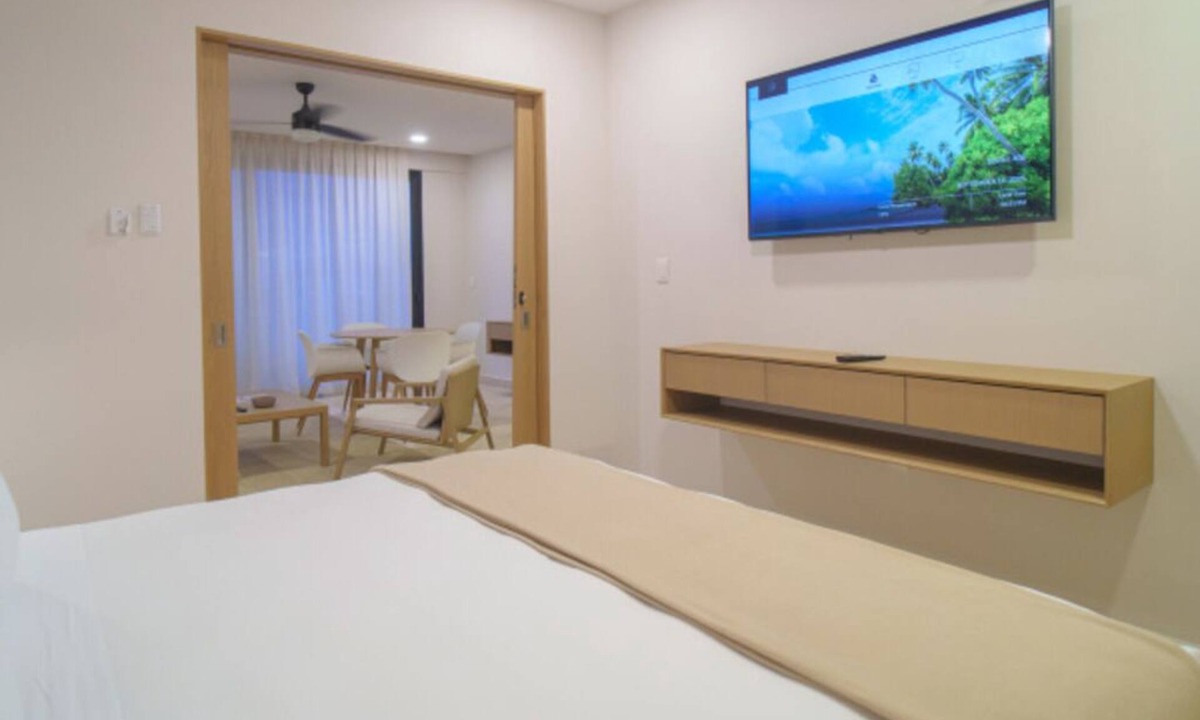 Downtown Hotel | Chic Urban Stay Steps From Quinta Avenida – 4 City View Units w/Pool Access