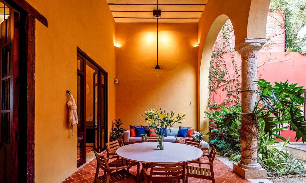 Centro House | Colonial 4BR Gem Downtown +Private Pool+Garden+BBQ