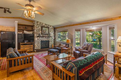 San Juan River Village House | Cozy Home w/Hot Tub: 7 Mi to Pagosa Hot Springs