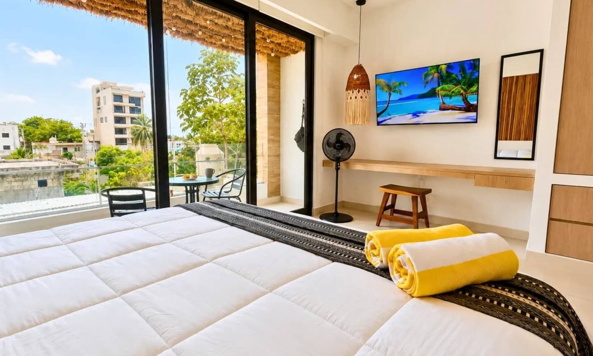 Luis Donaldo Colosio Apartment | Cozy Studio steps from Coco Beach · Blanko Living