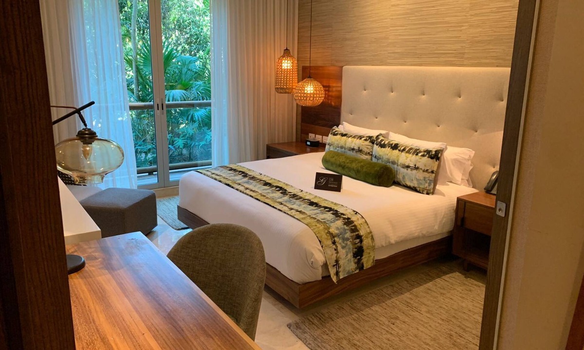 Villa Juarez Hotel | Deluxe Suite - THANKSGIVING WEEK 2021 available.