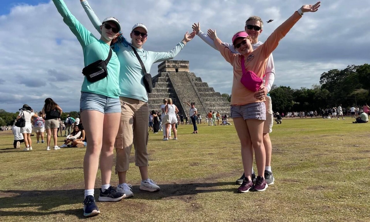 Cancun House | Early access tour to Chichen Itza, Cenote Hubiku and Valladolid.