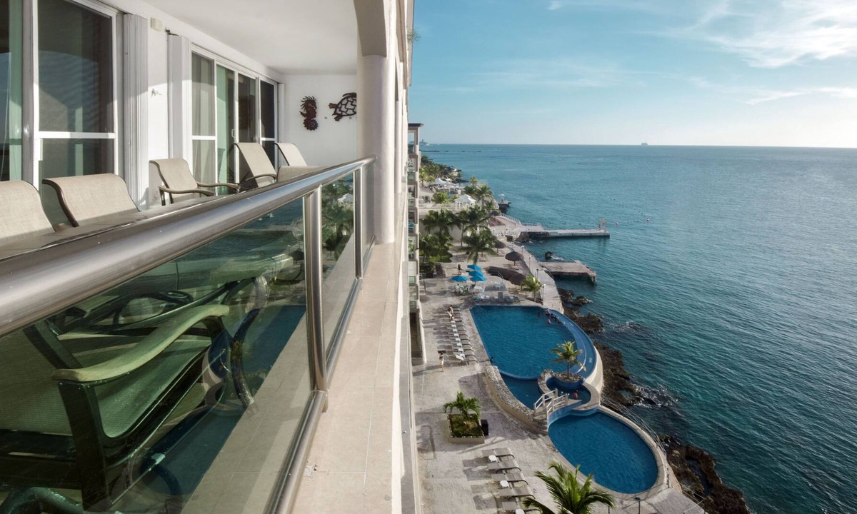 Colonia Andres Condo | El Cantil Casa Graciela Penthouse Remodeled PHCN
