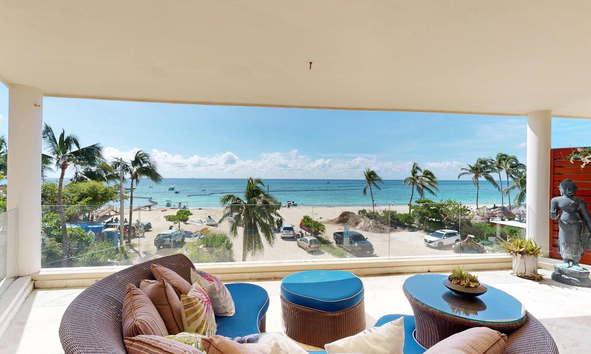 Luis Donaldo Colosio Apartment | Familly beachfront retreat with pool & beachclub