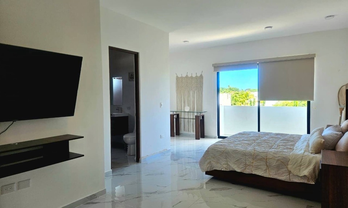 Cancun House | Family House in Privada Huayacán, Cancun 3 Bedrooms,Shared Pool & Great Location