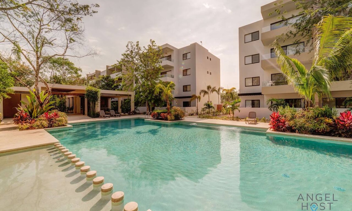 Puerto Juarez Apartment | Gated Community, Balcony, Pool & Gym, 9min to Mall