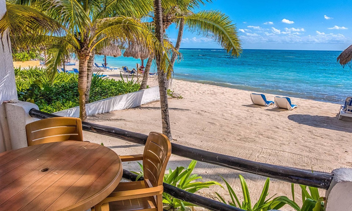 Akumal Condo | Ground-Floor Beachfront Living with Private Patio