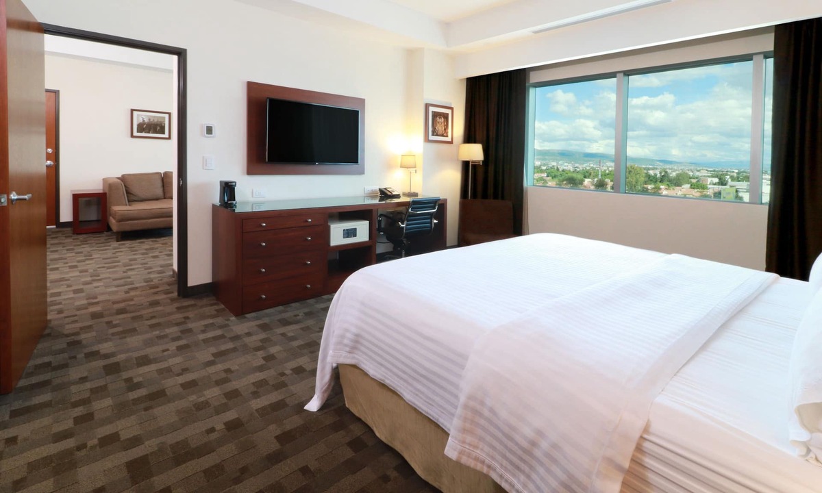 Leon Hotel | Holiday Inn Leon Plaza Mayor by IHG