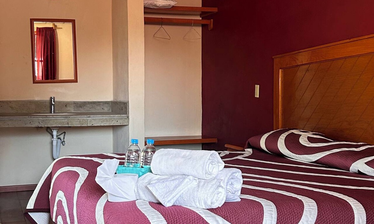 San Miguel Regla Hotel | Hotel Los Prismas