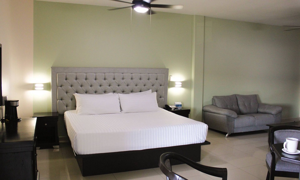 La Piedad Hotel | Hotel Mirage