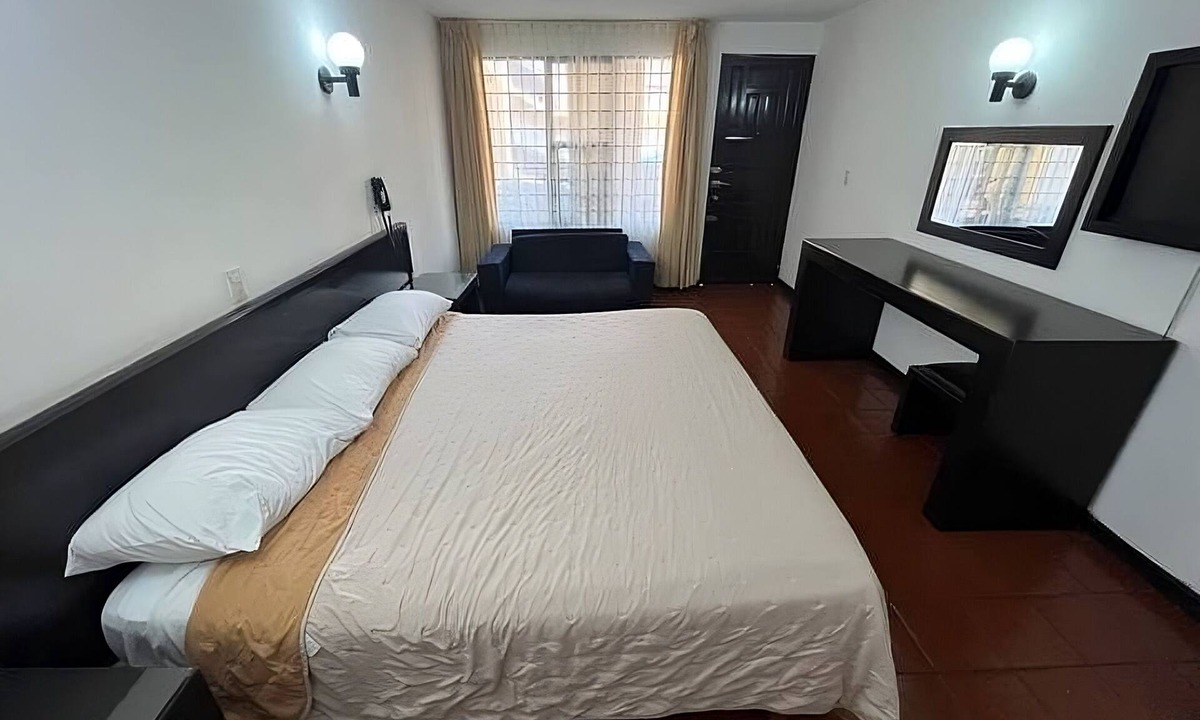 Morelia Hotel | Hotel Villa Capri, 1 triple bed 4 Guests