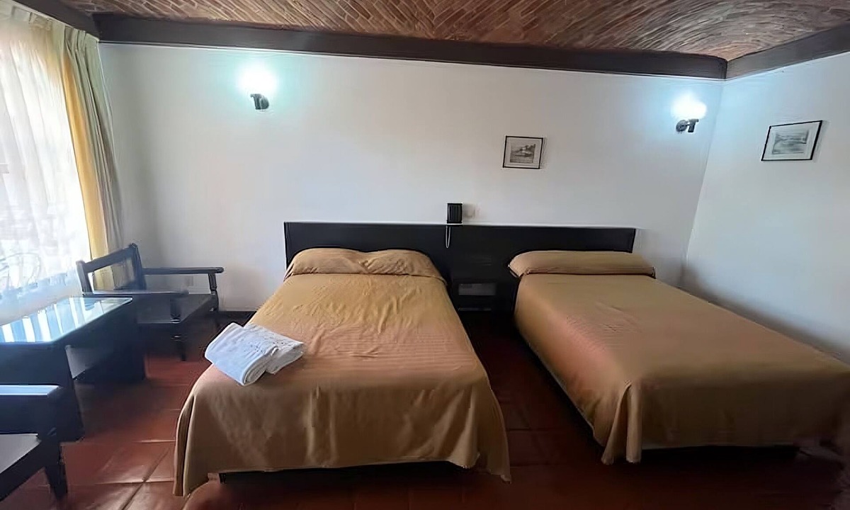 Morelia Hotel | Hotel Villa Capri, 2 double beds 4 Guests