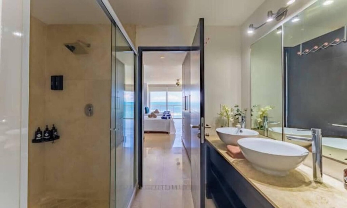 Puerto Juarez Apartment | In ☆ sea front/Luxurious facilities/Unbelievable location ☆.