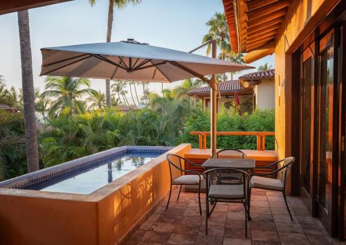 Bucerias Villa | Jaguar. Beach Facing House (10 steps) - Bucerías