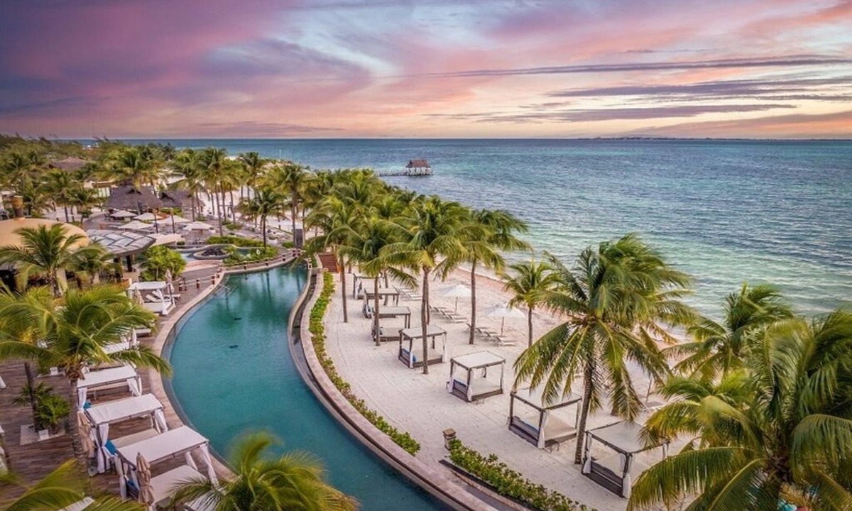 Puerto Juarez Condo | Luxurious Villa del Palmer condo in enchanting Cancún
