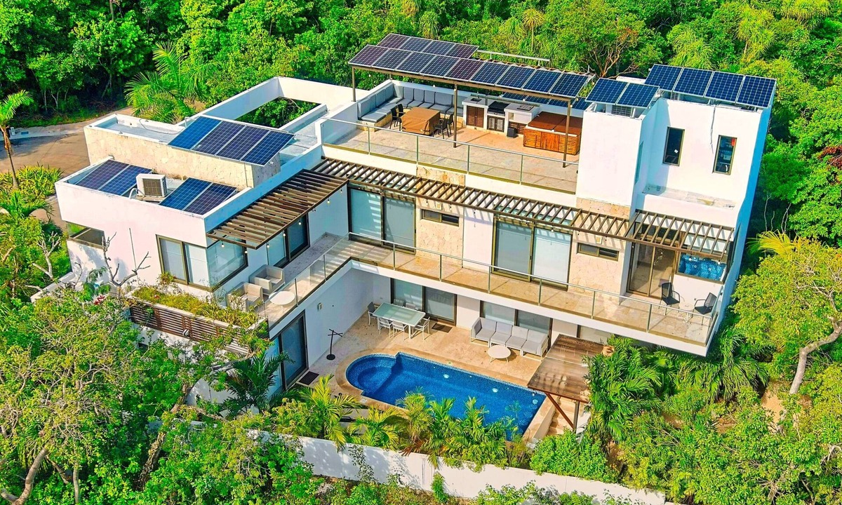 Akumal House | Luxury Beach House in Riviera Maya Bahia Principe 5 Star Resort Beach Access