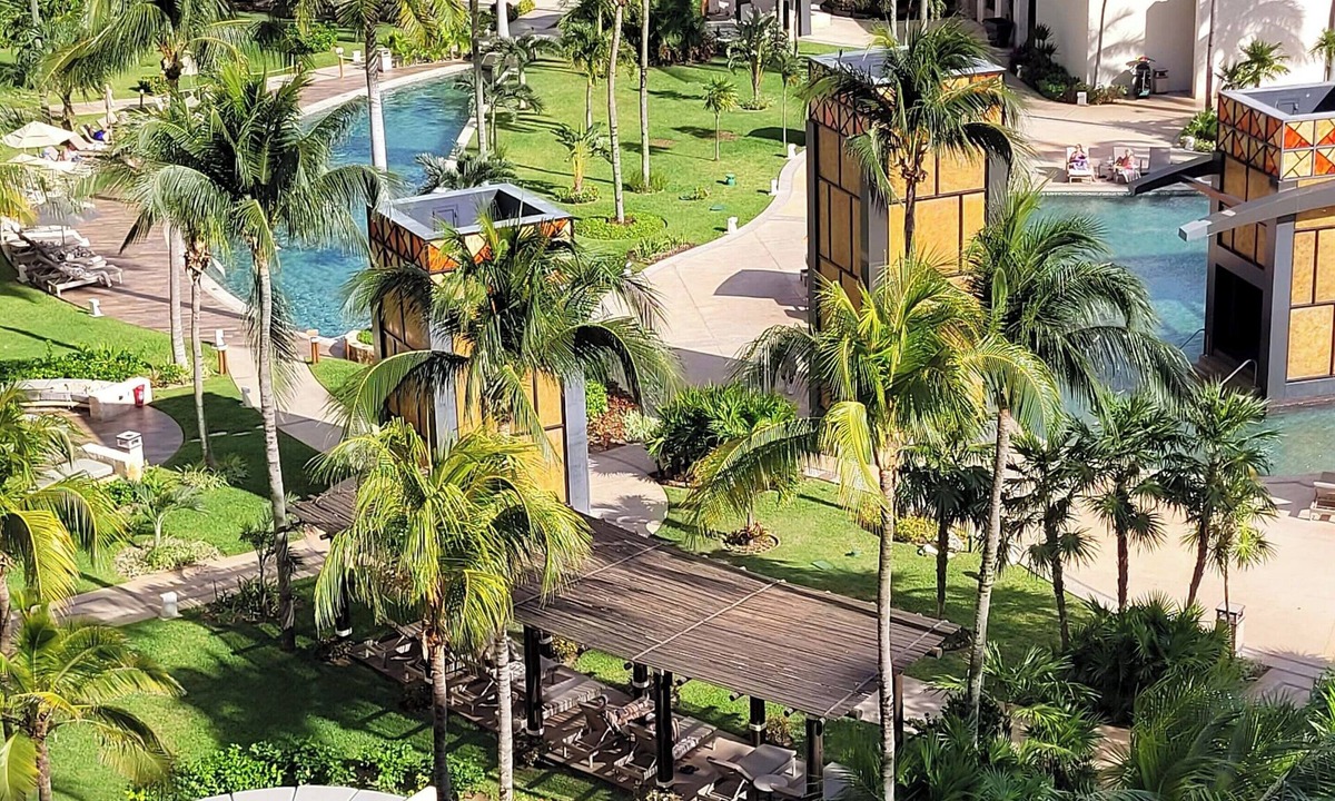 Punta Sam Resort | Luxury Beach Resort & Spa- 8 Gourmet Restaurants-Adult and kid's swimming pools