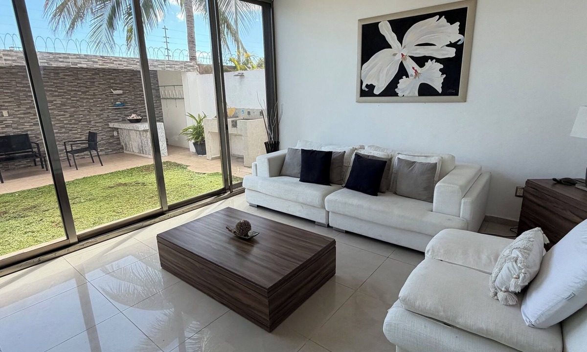 Cancun House | Luxury home with pool and BBQ