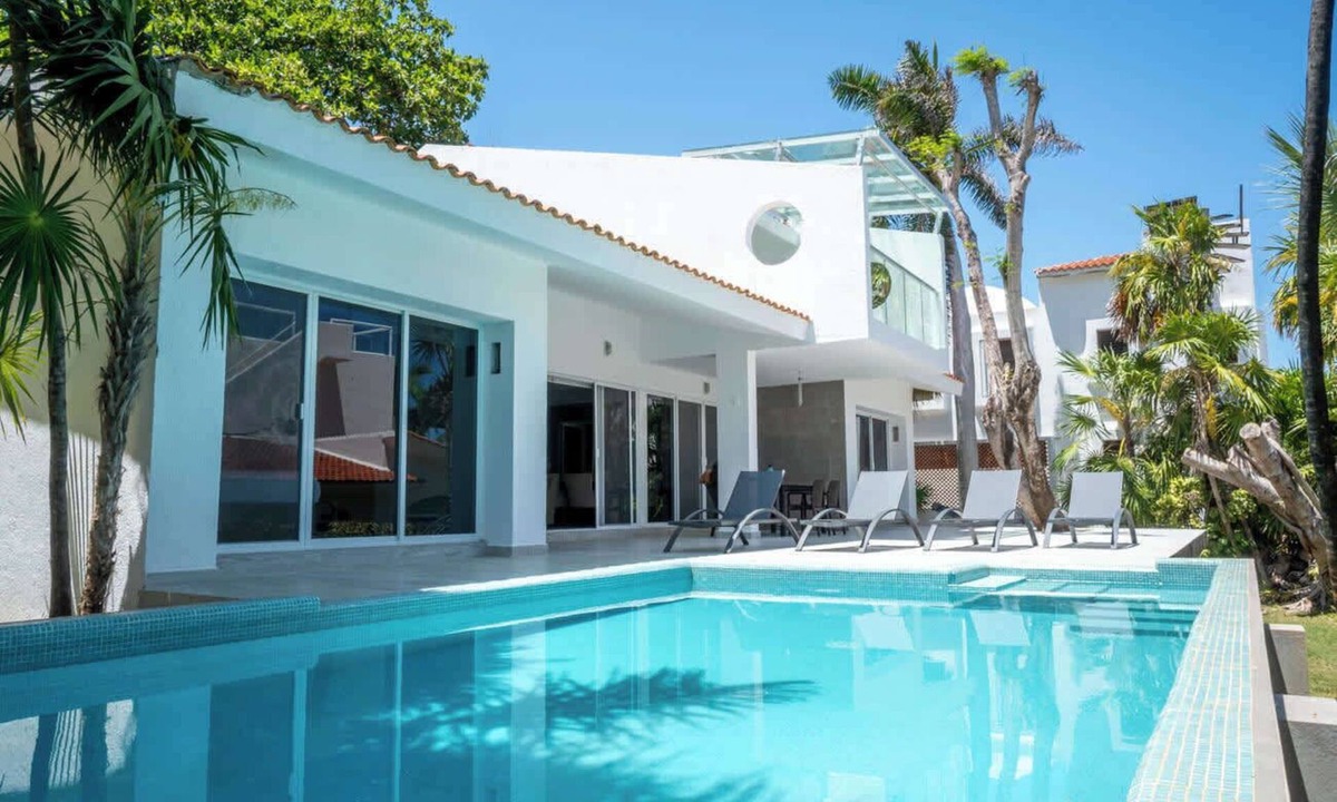 Playacar Fase I House | Luxury House w/Private Pool & Beach Access